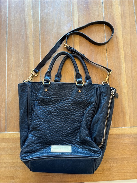 Marc By Marc Jacobs Handbags - Marc by Marc Jacobs Black Leather Tote with Gold Hardware